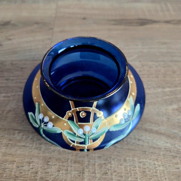 Vintage Bohemian cobalt blue glass small vase with Art Nouveau motif design. - Picture 3 of 7